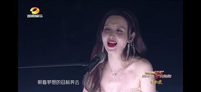  姐姐们|全员假唱，张雨绮嘴型都懒对，嘉宾却卖力挑战，《浪姐》是个笑话