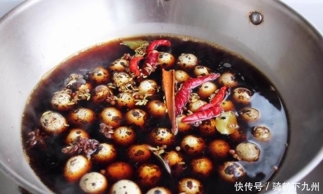 好吃|做了十年秘制鹌鹑蛋的阿姨,教我做鹌鹑蛋的方法,鹌鹑蛋入味好吃