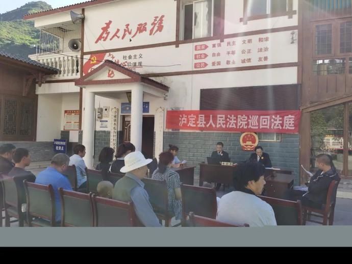 调解员|家庭矛盾难化解群众化身“调解员”
