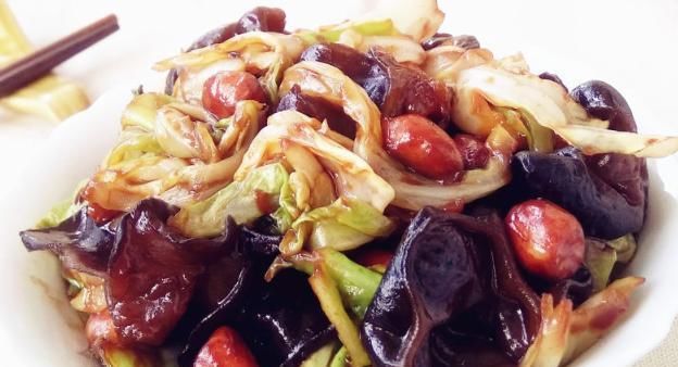  吃法|这才是包菜最过瘾的吃法，咸香美味，儿子总吵着要吃，太香了