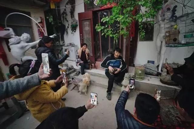 解释|大衣哥解释不搬离农村:那块土地是生我养我的地方