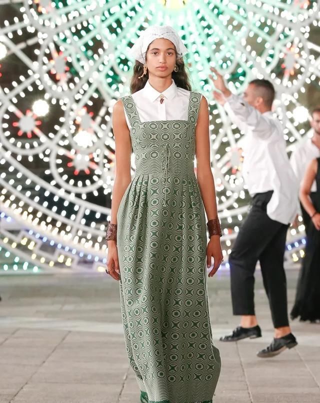  Dior|Dior 在意大利举办了一场没有观众的线下早春发布秀