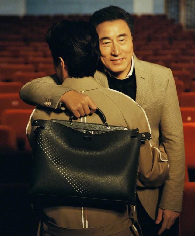  合体|《三十而已》收官！杨玏毛晓彤晒合体自拍，最萌身高差CP感十足