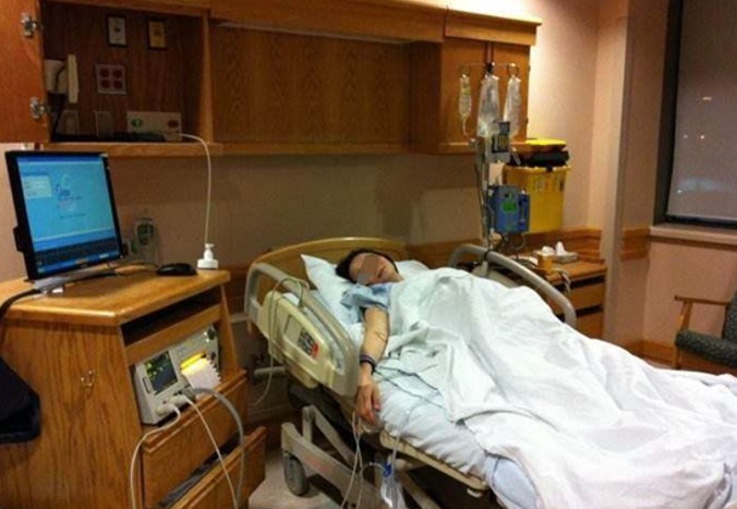  女子|酒店洗澡摔了一跤，生下一个婴儿却夭折，女子我都不知道怀孕了