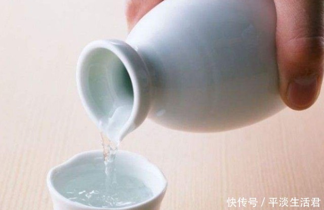 以说|酒精酒也是粮食酿造的,为啥受大众的排斥呢看完或许对你有帮助