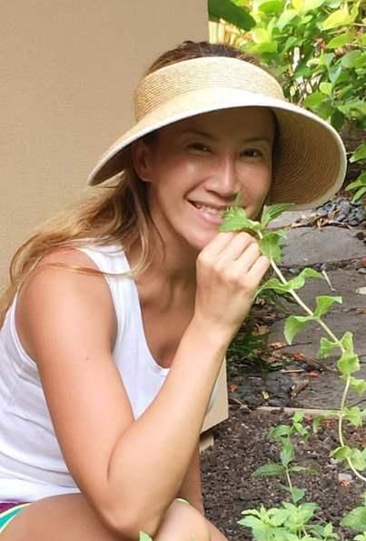  油腻|难以想象李玟的素颜，皮肤黢黑还很油腻，说她55岁都可能有人信！