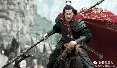 勇猛|关羽勇猛无敌，不服马超，轻视黄忠，为什么在吕布面前狂不起来