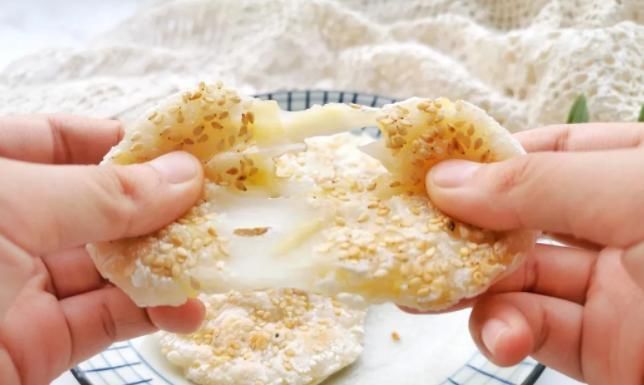 开水|糯米粉很受欢迎的吃法,开水一烫,加点水果促消化,出锅吃5个