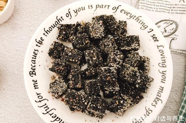 气色|这个黑色的东西,每天吃一点,居然能补肾,还能让女人气色红润