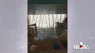  水柱|女子家中睡午觉 天上掉下来一块石头！接着……水柱喷射进来