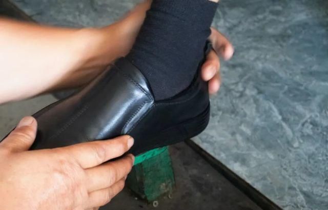  最贵|擦双鞋最贵收了3000元！70岁丽江“鞋王”至今仍在擦鞋……