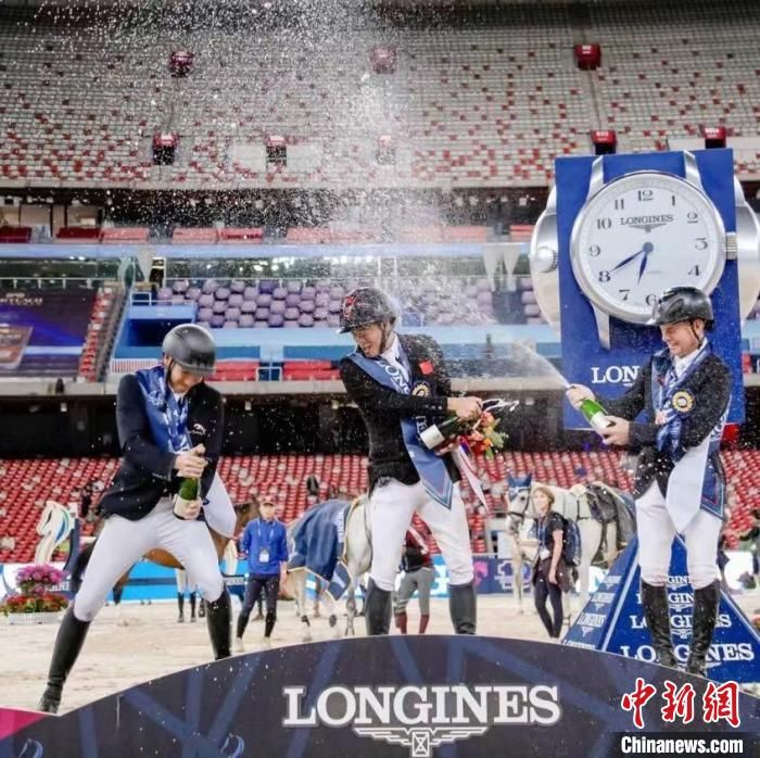第十届北京国际马术大师赛：中国骑手夺得150CM大奖赛冠军