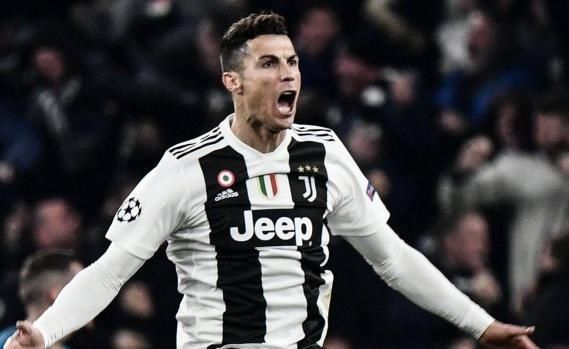  抗议|争议！尤文获点球遭质疑，对手主帅场边抗议，76秒后C罗疯狂庆祝