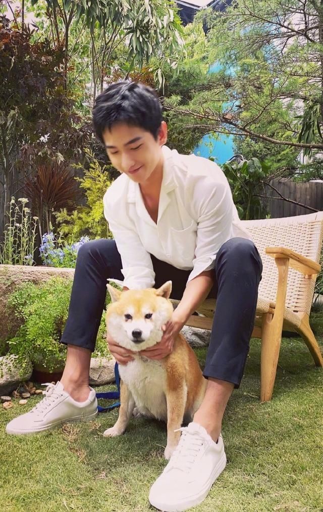  时隔|时隔五年终于迎来杨洋最新综艺，男神颜值衣品都在线，越来越迷人