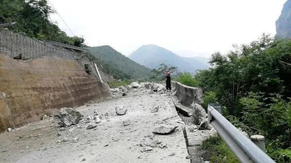 成昆铁路|注意！成昆铁路汉源段、国道245线中断