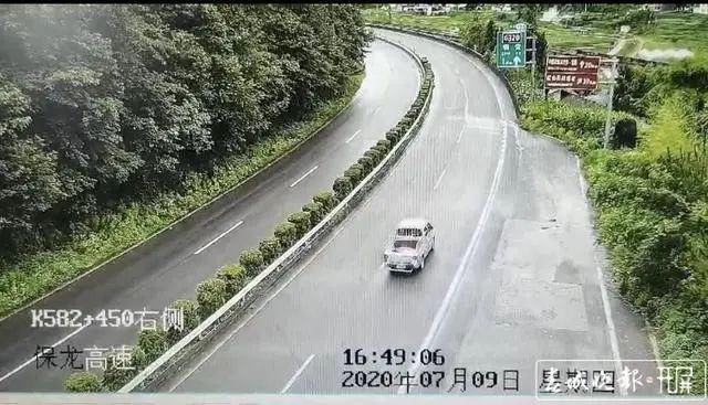  交警|高速公路非法倒车！保腾交警直接记了司机12分并扣驾驶证