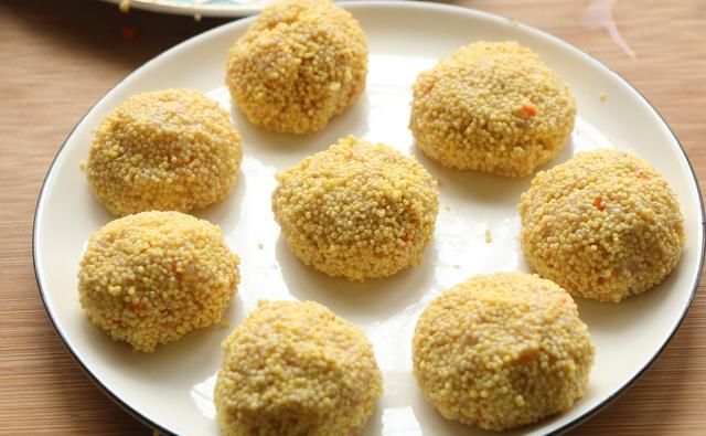 口感|高蛋白低热量的鸡胸肉丸,做一次够吃7天,减肥期间吃最好了