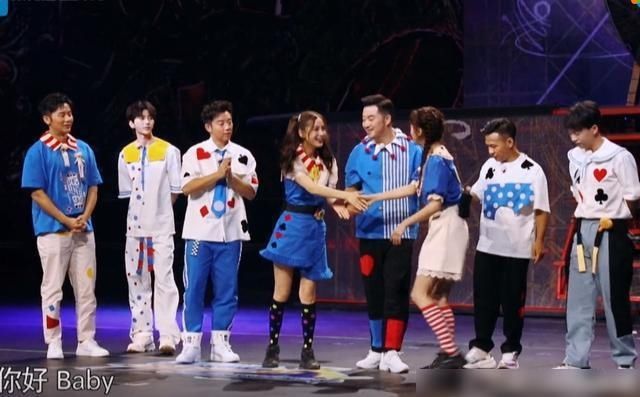  蔡徐坤|《奔跑吧》美颜有多牛？宋小宝与蔡徐坤同框，直接成了同个色系