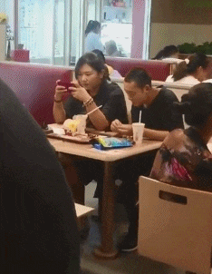 GIF|搞笑GIF:最环保的婚礼车