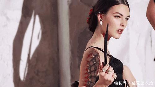 选出|Zara新品又开挂!最时髦的都帮你选出来了,闭眼入都不会错
