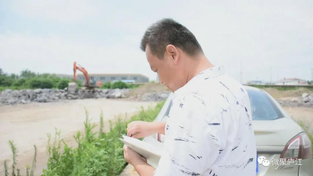  直击|【直击防汛一线】上阵“父子兵”，协调运输助保障！