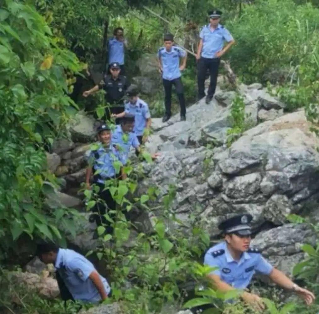 丰镇边肚|万宁警方悬赏5万元抓捕的嫌疑人落网！现场视频曝光