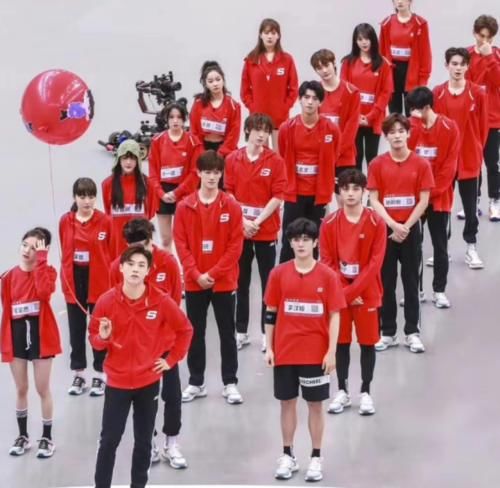  节目里面|众多偶像参加的超新星运动会，却被他抢了风头，了解之后：果然有魅力！