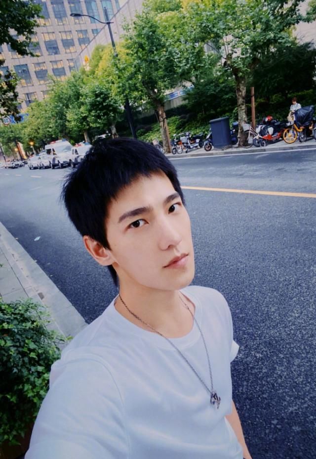  元气|《元气满满的哥哥》官宣，杨洋担当大任，唯一女嘉宾要成团宠了