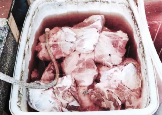 假牛肉|黑心商家挂“牛头”卖“猪肉”