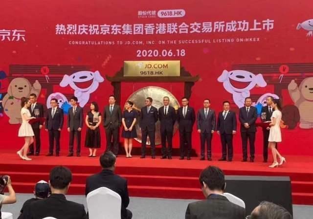 富豪|中国又多了一个千亿富豪,娇妻比他小20岁,马云把他当作最强对手