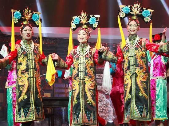 去世|夏雨荷的历史原型，去世后与皇后同葬一处，她的画像居然拍出上亿港元的高价