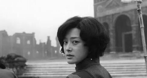  告别|告别恋爱脑和假脸姐妹，岚岚子活出她想要的人生了吗？