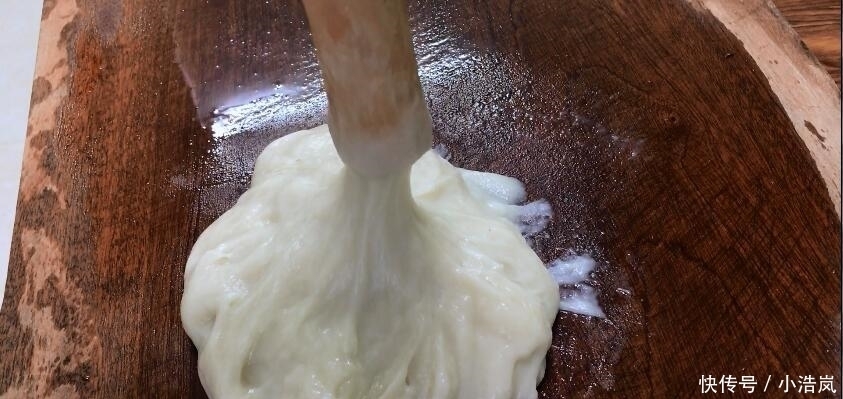 一滴水|糯米粉别用油炸了,筷子搅一搅,不加一滴水,吃着不腻特别香