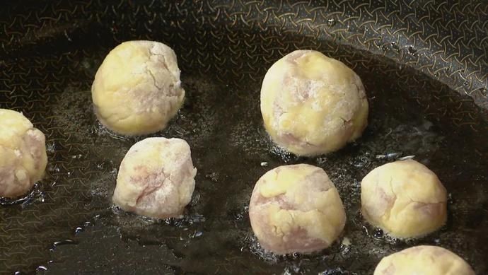 小梨盅|【养生厨房】今日菜品——《雪梨咕咾肉+小梨盅》