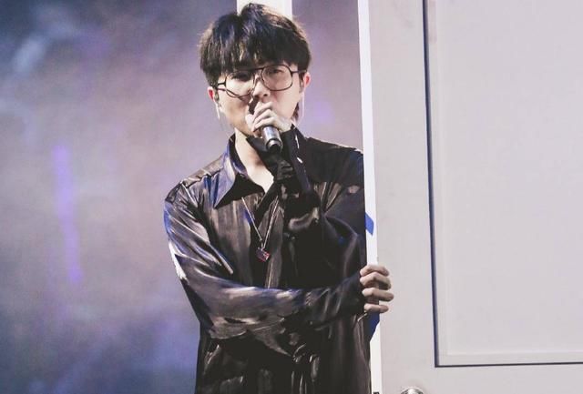  汪峰|明星导师欢乐多，张艺兴痴迷平衡论，汪峰最爱谈人生，他惜字如金