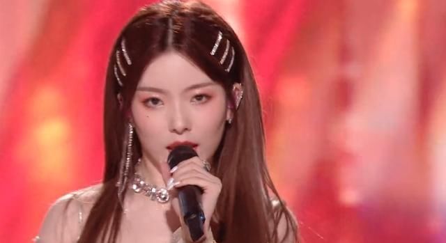 粉上|我粉上了一个叫陈卓璇的女孩