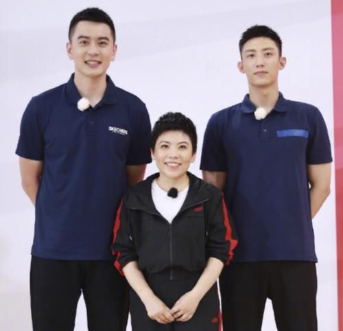  火箭|超新星运动会开赛！火箭少女6人缺席，刚高考完的她也来了