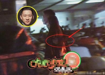  曹云金|成瘾了？曹云金再次幽会神秘女子，两人牵手搂腰，动作自然娴熟