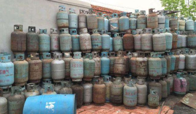  液化气罐|救援时发生爆炸，8名消防员受伤倒地！“它”是火场的“定时炸弹”