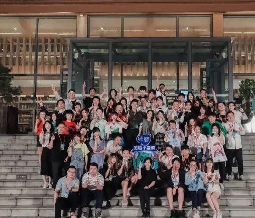  李子峰|《中餐厅4》杀青照，6位飞行嘉宾全曝光，除了王俊凯其余人没看头