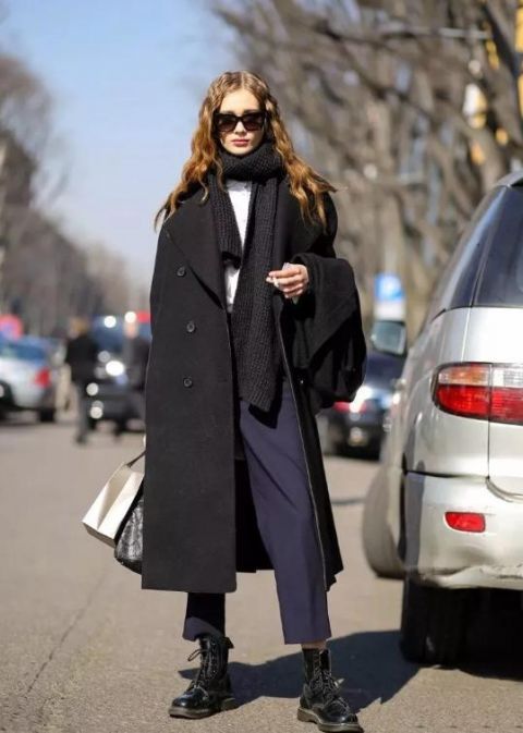  丝巾|舍不得买大牌没关系，牢记这3个穿衣习惯，基本款也能穿出高级感