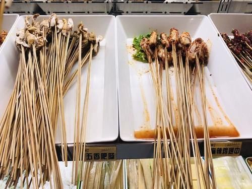 聚餐|和小伙伴在北京这家有名的串串香聚餐，猜猜3个人吃了多少串？