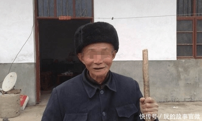  块钱|大爷每天点一碗8块钱面, 一个星期后查监控, 老板楞了