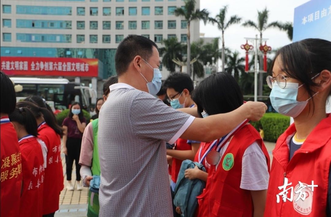 勇士|布吉“反毒大篷车”进社区暨“拒毒小勇士”项目圆满闭幕