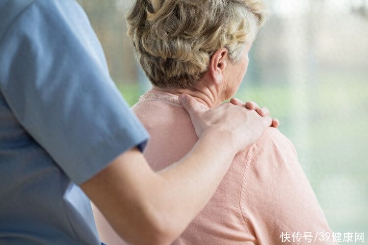 皮肤出现这3种可能是艾滋病信号(不要错把艾滋病当皮肤病，身体若有3处变化，或是艾滋病的信号！)