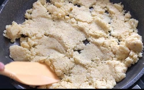  椰香|超好吃的椰蓉冰皮月饼，椰香浓郁，薄皮大馅，中秋节要做给家人吃