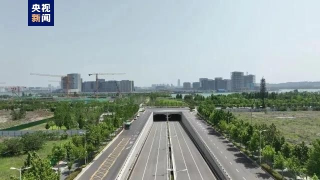 河南郑州龙源十三街湖底隧道正式通车