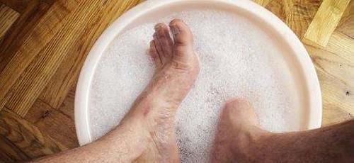  小刘|新婚当晚，乐极生悲，新郎被紧急送医，新娘医院里要求离婚