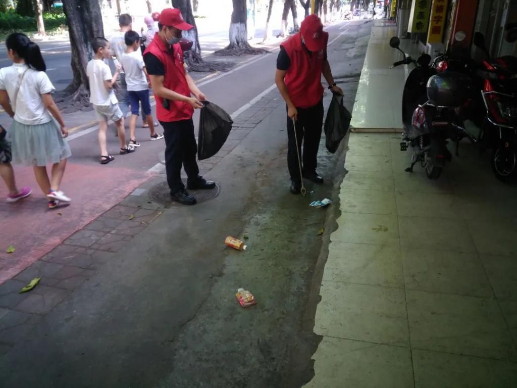 石岐|举手之劳显文明！石岐这群“志愿红”随手行动让文明如影随形~