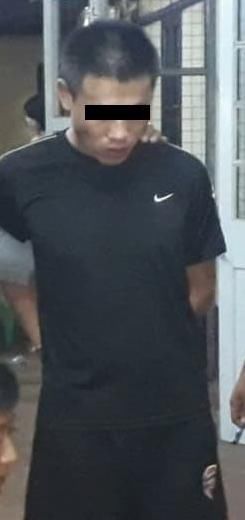  一男一女|缅甸腊戌一男一女被抓，女子被抓时跪在地上